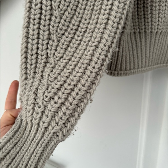 H&M Mock Neck Sweater - Picture 6 of 7